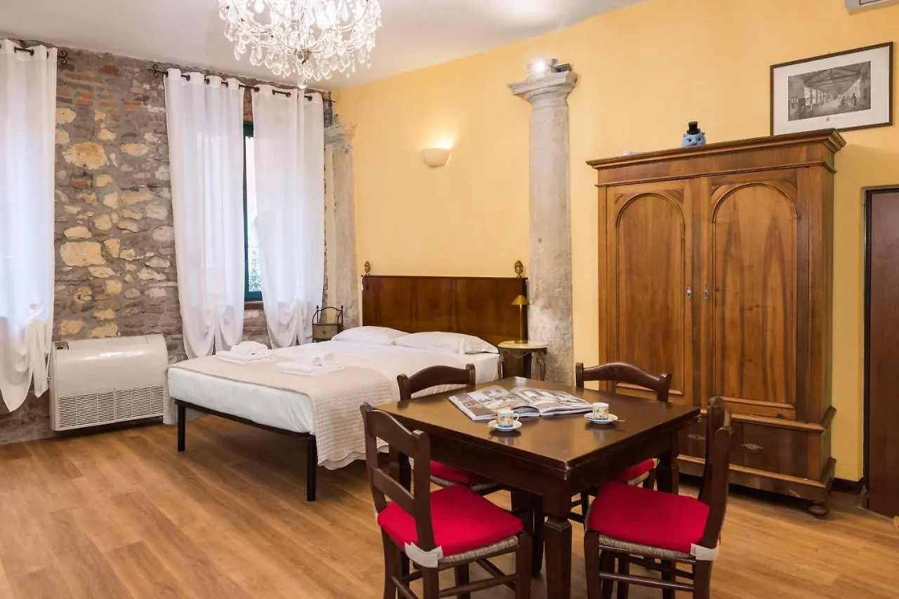 Junior Suite Cangrande - Veronainflat 0*, فيرونا إيطاليا